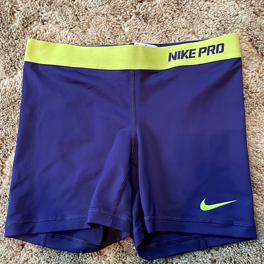 Women's Nike Spandex. Size Medium